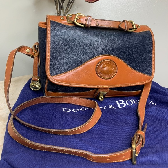 Dooney & Bourke Accessories - Vintage Dooney & Bourke crossbody purse